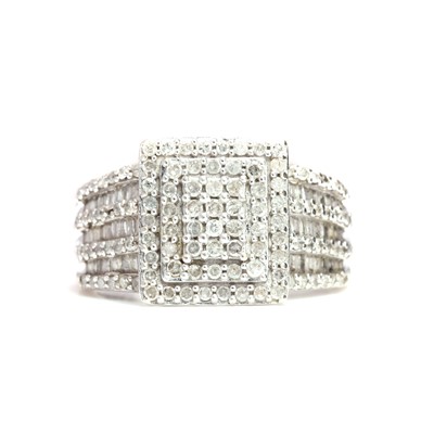 Lot 61 - A diamond rectangular cluster ring