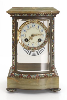 Lot 202 - A French mantel clock