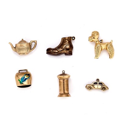 Lot 307 - A small collection of 9ct gold charms