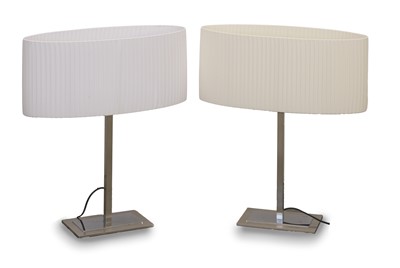 Lot 471 - A pair of modern table lamps