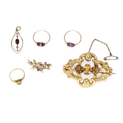 Lot 227 - A small collection of antique and modern jewellery