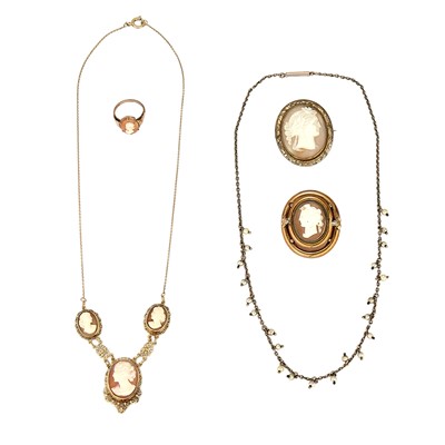Lot 220 - A small collection of antique and vintage jewellery