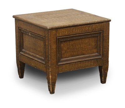 Lot 507 - A low tilt top commode