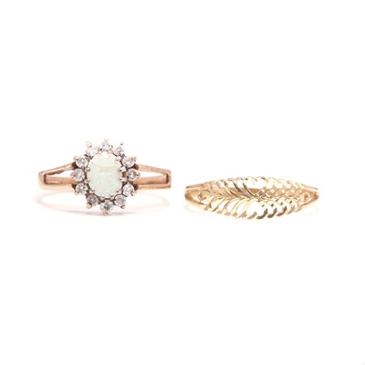 Lot 167 - Two 9ct gold rings