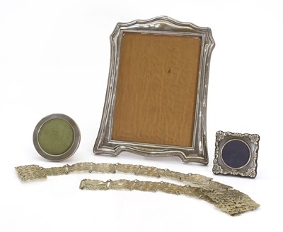 Lot 42 - A silver photograph frame
