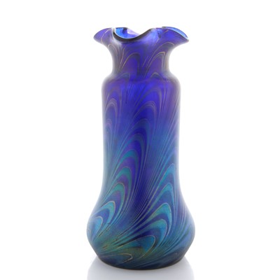 Lot 114 - A Loetz 'Phaenomen 7624' glass vase