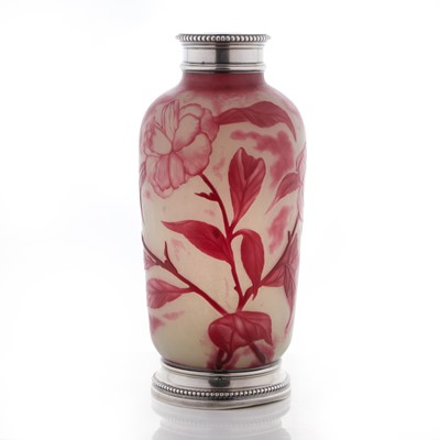 Lot 89 - A Daum silver-mounted cameo glass vase