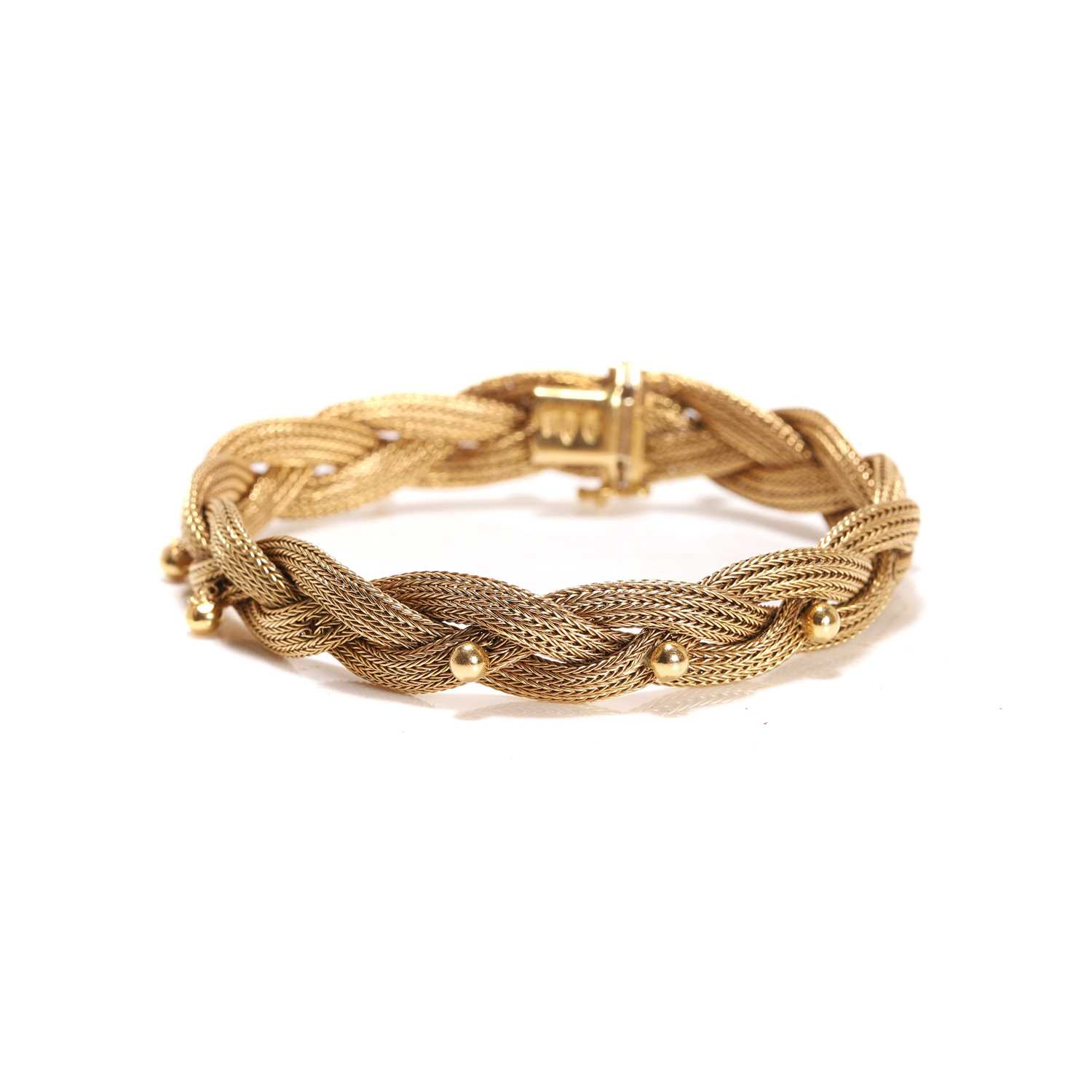 Lot 58 - An Italian gold mesh bracelet