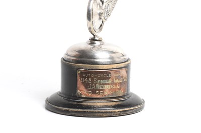 Lot 9 - An Isle of Man TT replica trophy