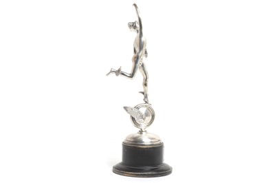 Lot 9 - An Isle of Man TT replica trophy
