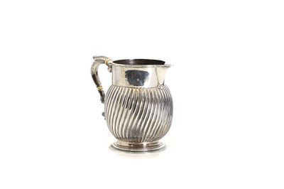 Lot 16 - A Georgian silver jug