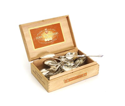 Lot 6 - A Georgian silver caddy spoon