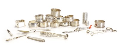 Lot 17 - A collection of silver items