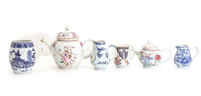 Lot 80 - A collection of Chinese export porcelain