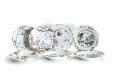 Lot 63 - A collection of Chinese famille rose plates