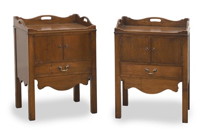 Lot 540 - Pair of George III-style bedside commodes