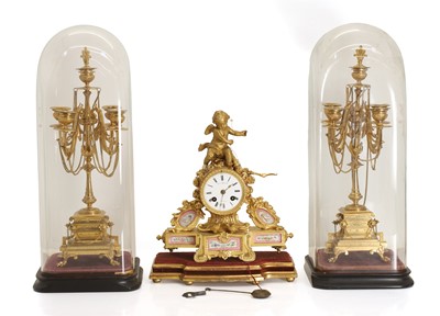 Lot 206 - A French mantel clock
