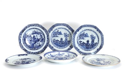 Lot 62 - A collection of Chinese export blue and white porcelain