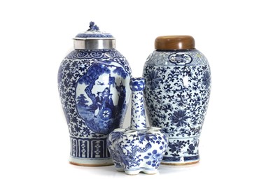 Lot 56 - A collection of three Chinese blue and white porcelain items