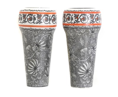 Lot 157 - A pair of Art Deco glass vases