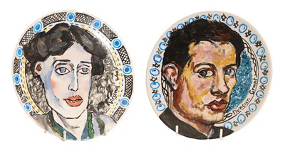 Lot 121 - A pair of Bloomsbury painted porcelain plates