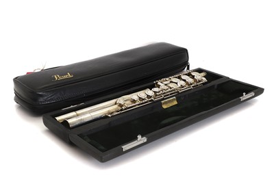 Lot 352 - A Pearl SS-98BE sterling silver flute