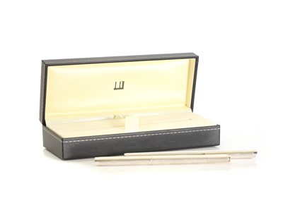 Lot 301 - A Dunhill 'Pinstripe' fountain pen and matching ballpoint pen