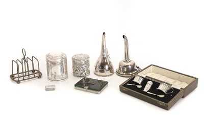 Lot 5 - A George IV silver vinaigrette