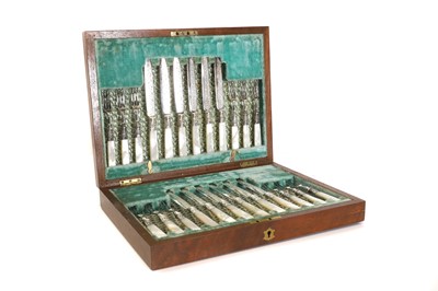 Lot 31 - A mother-of-pearl fruit set, cased