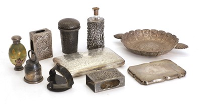 Lot 28 - A collection of silver items