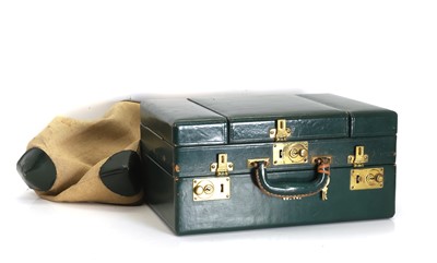 Lot 302 - An American 'Shortrip' vanity case