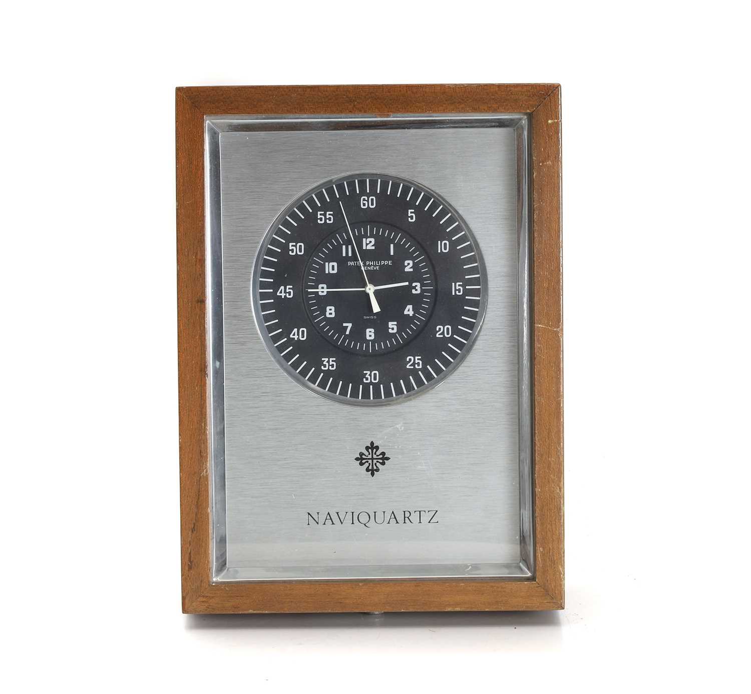 Lot 304 - A Patek Phillippe 'Naviquartz' clock