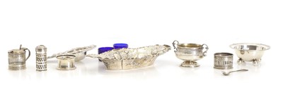 Lot 10 - A collection of silver items