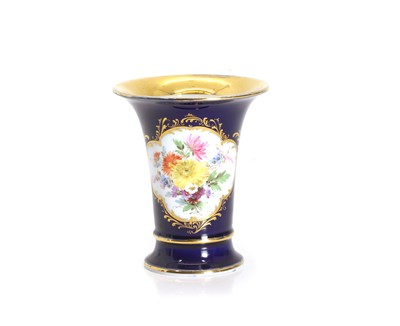 Lot 151 - A Meissen porcelain vase