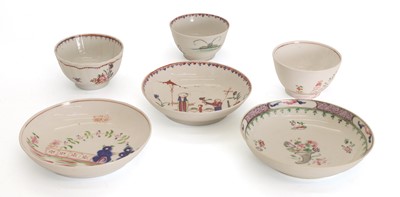 Lot 127 - A collection of Chinese export tea bowls and saucers