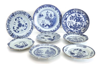 Lot 128 - A group of blue and white ceramics